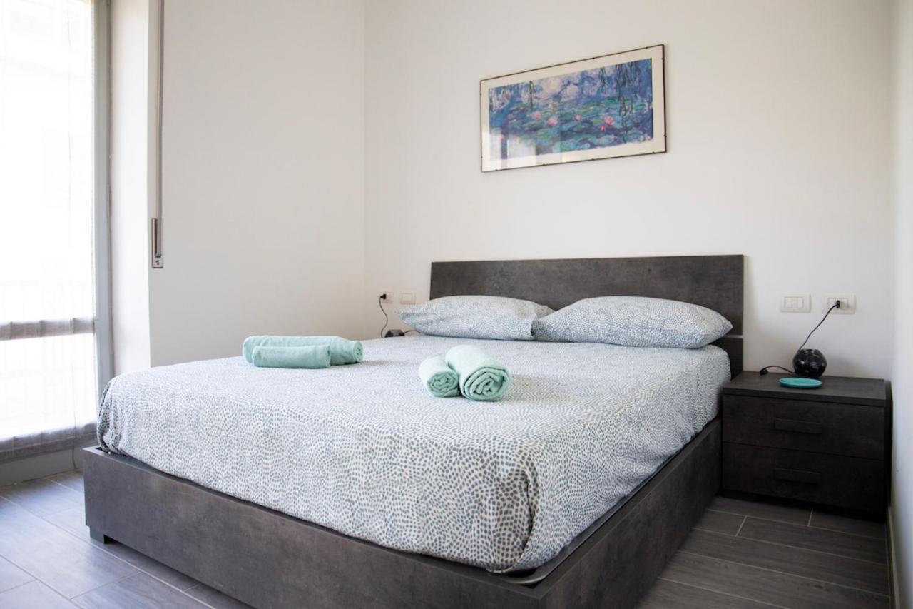 Gray Pearl - Modern Apartment In City Center 아로나 외부 사진